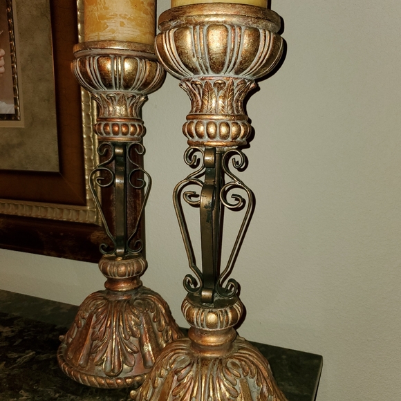 Beautiful Candlestick Set - Picture 2 of 6